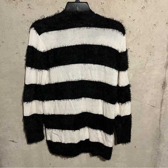 Two By Vince Camuto Black White Striped Long Sleeve Button Front Cardigan Sz XS - Picture 5 of 7